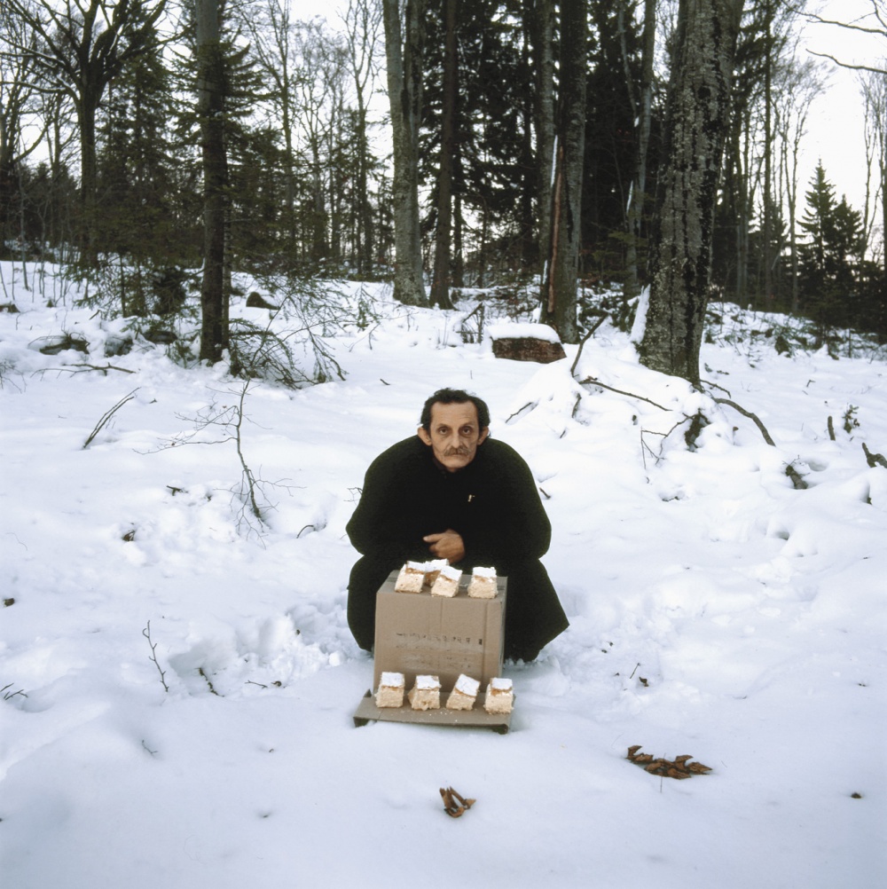 Mladen Stilinovic, Potatoes, Potatoes, video still, 2001